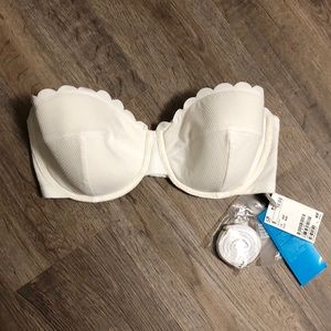 NWT H&M White Scalloped Bikini Top